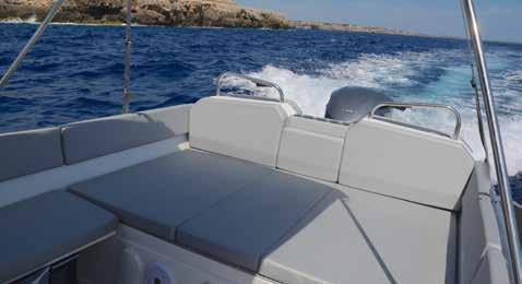 com T: +34 678 48 11 55 Året runt Vermell Nautica, Carrer