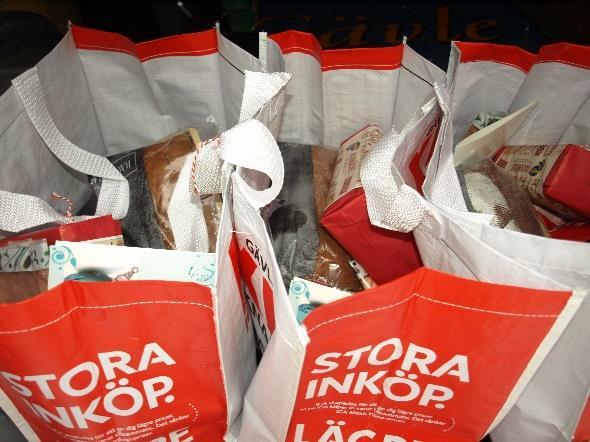 Brigades 60 st. julmatkassar till de boende på Hemsta och några andra som var behövande.