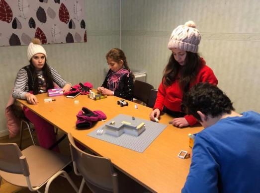 Det blev en liten rast från uteaktiviteter och en möjlighet att värma sig lite.