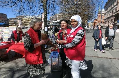 Andersbergsdagen den 28 april byggde vi lego inne i Språkcafè.