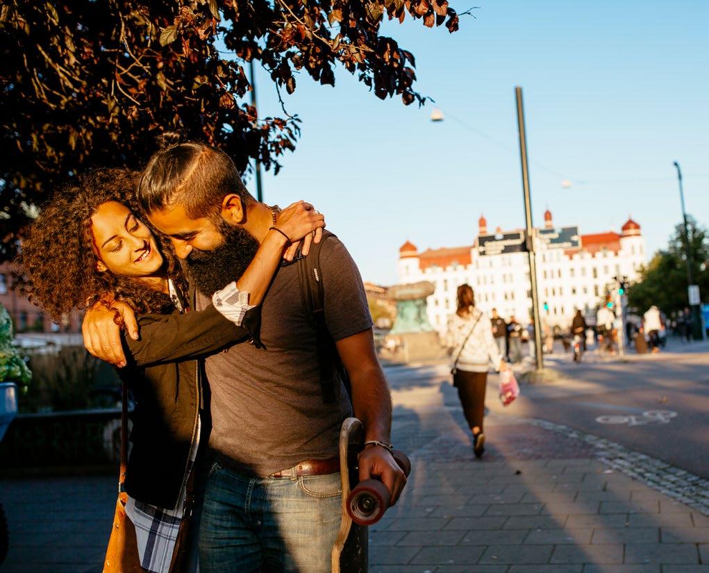 Förvaltningsberättelse SJs trafik knyter samman Sverige, liksom Skandinaviens huvudstäder. Vi gör det möjligt att jobba eller studera på ett ställe och bo på ett annat.