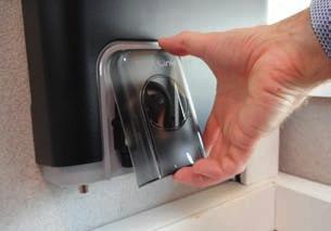 3.4 I Installera insprutnings- och sugslangarna för ph- Använd alltid lämplig skyddsutrustning (skyddsglasögon, handskar och rock) vid hantering av kemikalier.