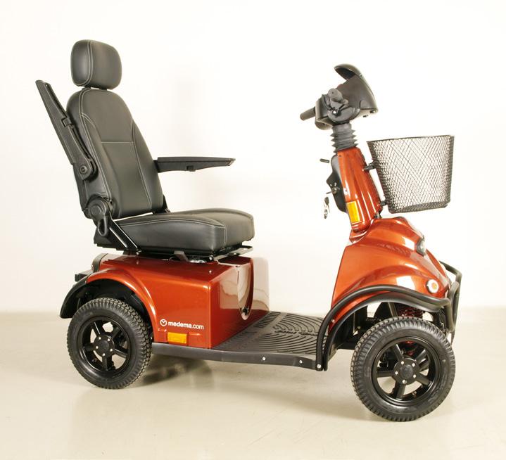 Köra med Mini Crosser X2 På- och avstigning Det är viktigt att lära sig hur man säkert stiger på och av sin Mini Crosser.