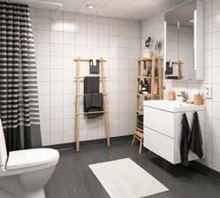 Arbetsrummet i den spegelvända lägenheten har fönster mot balkongsidan och köket har mer plats för matbord och stolar.