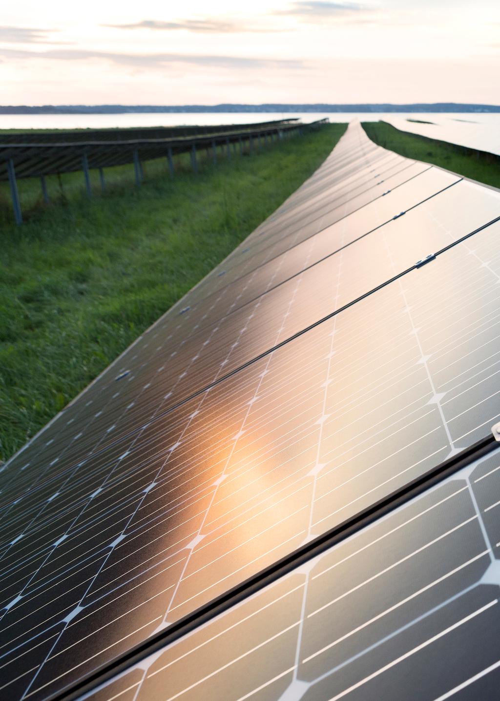 Egenproducerad grön el Vi har investerat i två solenergiparker söder om Göteborg.