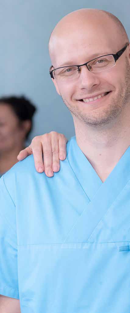 Därför valde jag Praktikertjänst Jag tror att patienterna känner vårt engagemang 8 Värderingar är kärnan i verksamheten Praktikertjänst har instiftat Guldhjärtat, ett pris som hyllar initiativ,