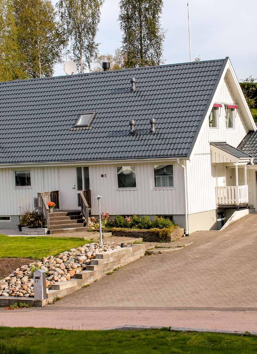 välj mellan 18 kulörer på våra lagerprofiler se sidan 19 TAKPLÅT I vårt sortiment hittar du profiler för de flesta behov och smaker, inklusive de eleganta Parant- och Selecttaken i klassisk