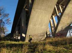 Dessa åtgärder minskar vägens barriäreffekt och ökar tillgängligheten i området. Bäckravinen och den omgivande miljön vid varvet bör restaureras.
