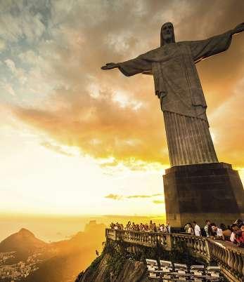 På eftermiddagen lämnar vi Iguazú och flyger till Rio de Janeiro där vi checkar in på vårt hotell som ligger mitt på Copacabana och äter en gemensam middag på kvällen.