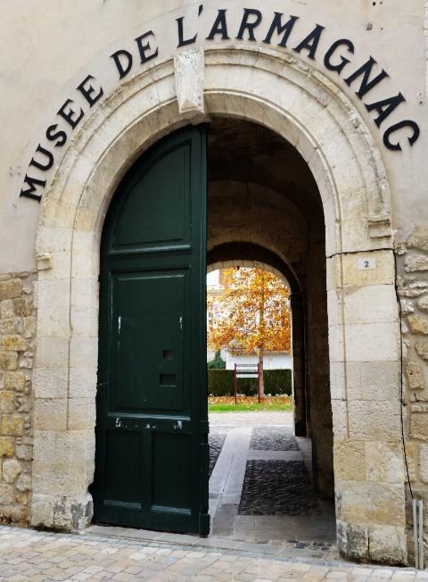 Dagens slutmål Le Romieu är en liten by med ca 500 invånare men med en mycket stor kyrka i förhållande till byns storlek. Detta visar på den betydelse Le Romieu hade tidigare.