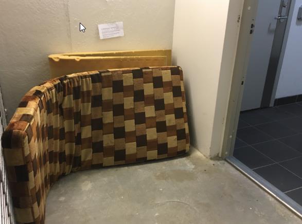 Källargångarna/Garage Vid skyddsronder märks gods upp som lämnats kvar i källargångarna,