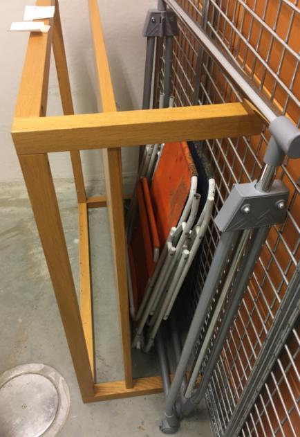 för föreningen, bortforsling) Nytt omhändertaget gods Rulltstoll i garaget.