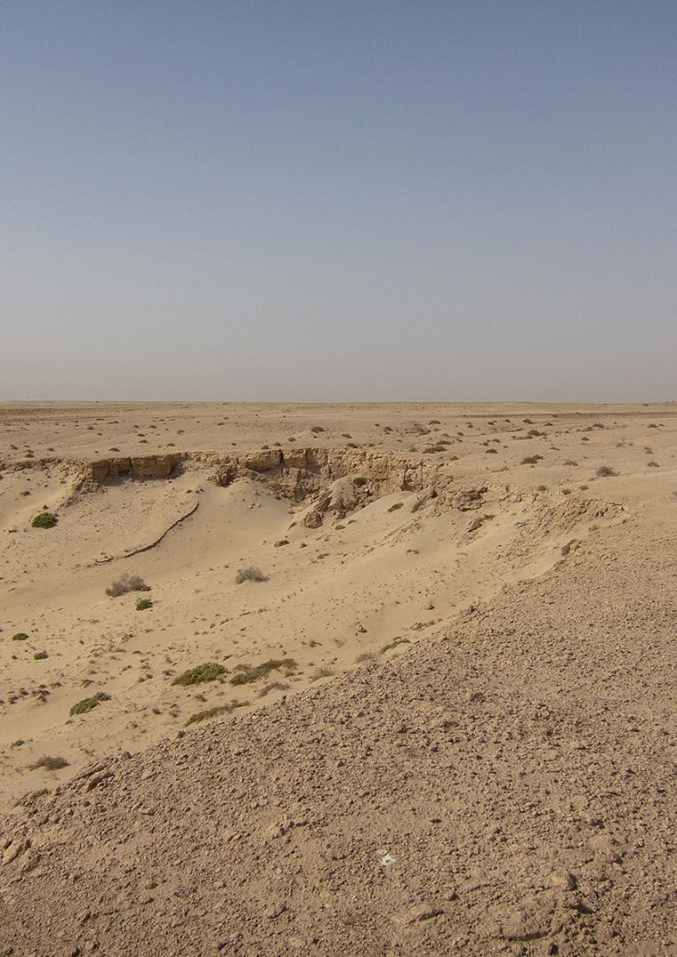 Kuwait är en liten oljestat som ligger vid Persiska viken inklämd mellan Irak och Saudiarabien. Även om landet är ett av världens minsta så har det en gigantisk oljeindustri.