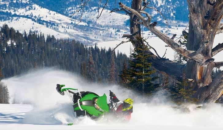 Hårresande klipp i Motorn! duell Ski-Doo FreeriDe 154 VS Arctic cat Hcr 153 Båda maskinerna har nya framvagnar, RAS 2 på Freeride och AMS Bone 40 på HCR.