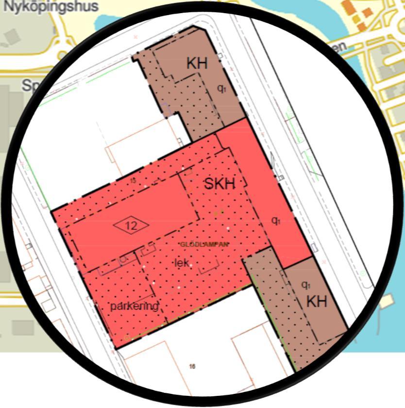 2 Områdesbeskrivning Planområdet är beläget i Nyköping, direkt söder om centrala Nyköping. Söder om planområdet går Hamnvägen som är en sekundär transportled för farligt gods 10, se Figur 2.