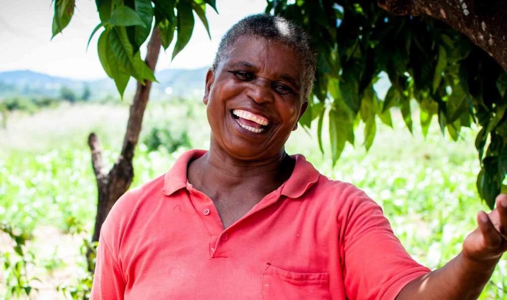 ETT ÅR AV FÖRÄNDRING Theresa Marwei, Zimbabwe. VÅR VISION är en hållbar och rättvis värld fri från fattig dom. WE EFFECT STÅR FÖR Alla människors lika värde och att alla har ett personligt ansvar.