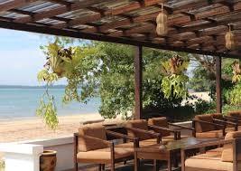 Här kombinerar vi en dag med skönt strand- och poolliv på Basaga Beach Resort, med en svettig