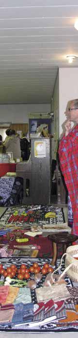 Stall Vestergård i Lillby, Härmälävägen 151, håller öppet lördag 3.8 kl. 13 16. Att komma och titta är gratis, ponnyridning 2 euro/pers, med islandshäst 3 euro/pers. Passar både barn och vuxna.