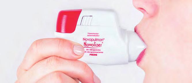 Klara, färdiga, klick! 1 2 Håll alltid Novolizer vågrätt när den används. Ta av skyddshylsan till munstycket.