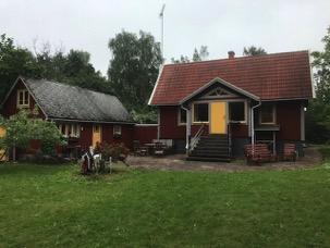 Överlåtelsebesiktning Övra Ålebäck 5:4 Gårdby 201, 386 92 Färjestaden Denna besiktning är utförd på uppdrag av säljaren. Observera att Du som köpare har en egen långtgående undersökningsplikt!