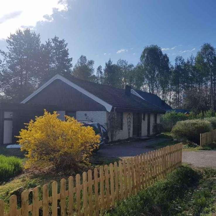 Besiktningsteknikerns reflektion Noteringar som besiktningsteknikern särskilt vill påtala Bostadsbyggnad Enplanshus med platta på mark från mitten av 1970 talet.