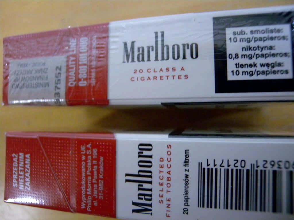 Bilder Tobak, 2012-04-16 07:55 diarienr: 1200-K178885-10 POLISEN Bildkollage 11 20 Bild 13 På sidan av paketen