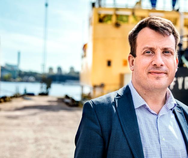 PROFILEN Joachim Glassell En surdegsbakande statsvetare som alltid velat arbeta i gränslandet mellan politik och näringsliv.