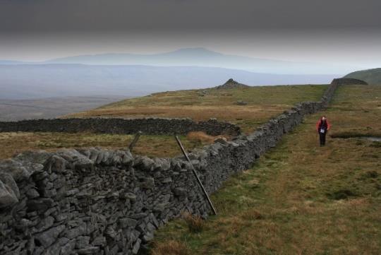 Dag 2 Ilkley Burnsall Den första dagens vandring börjar med att du följer floden Wharfe uppströms från låglandet vid Lower Wharfedale till mera kuperat landskap i omgivningarna omkring Yorkshire