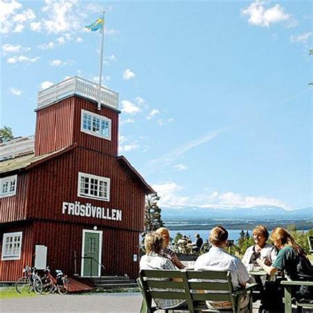 Varmt välkommen till Frösövallen! Frösövallen drivs av EFS-kyrkan i Östersund.