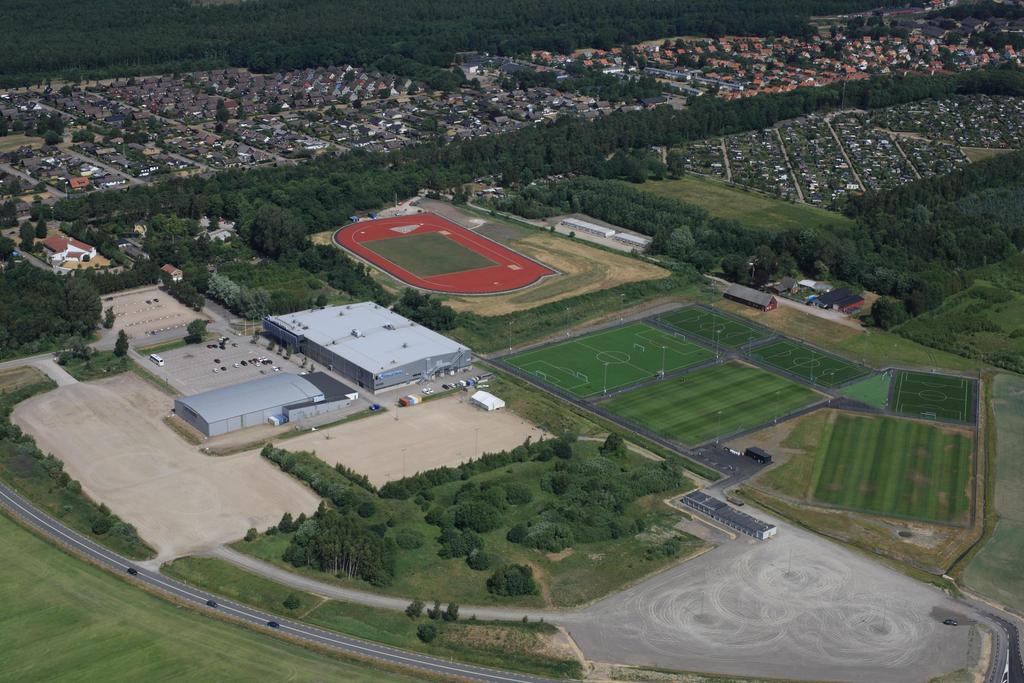 Under sommaren färdigställdes den nya friidrottsarenan bakom Lindab Arena.