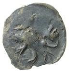 Fig. 13. Den nya utökade kedja 125 tillsammans med stampen från det finska fyndet. till +DNIO II vilket inte återfinns hos någon av de registrerade LSC-imitationerna. Ett mynt med kombinationen 9.663.