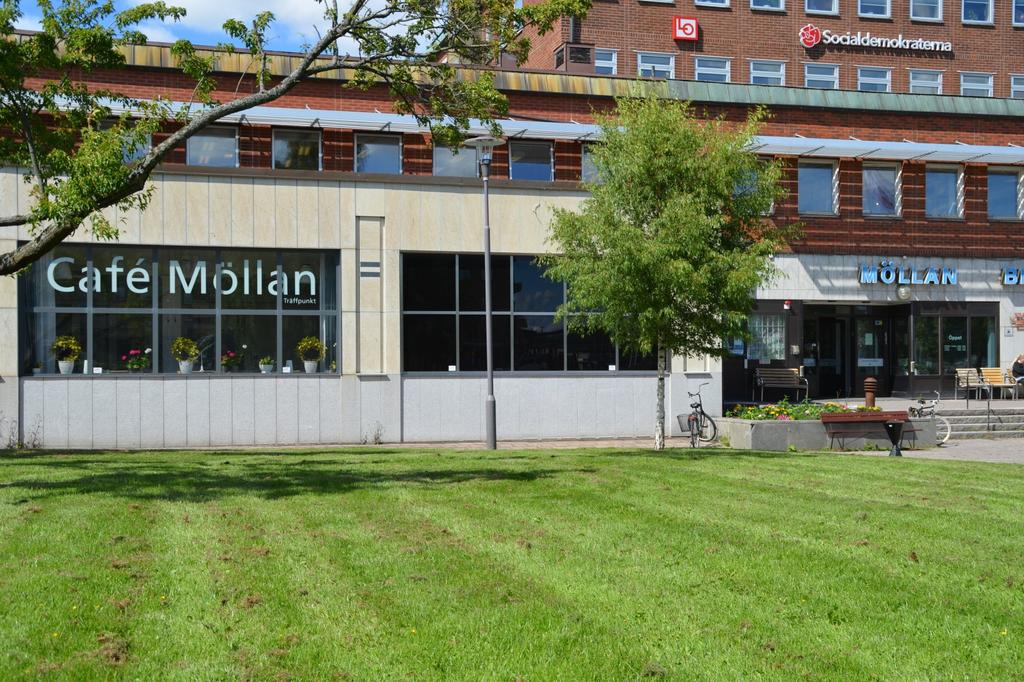 BRA ATT VETA IT-Hjälp på Stadsbiblioteket Kl. 13.00-16.00 på torsdagar under hösten Har du frågor om din dator, surfplatta eller mobiltelefon? Inga frågor är dumma. Kostnadsfritt, Drop-in.