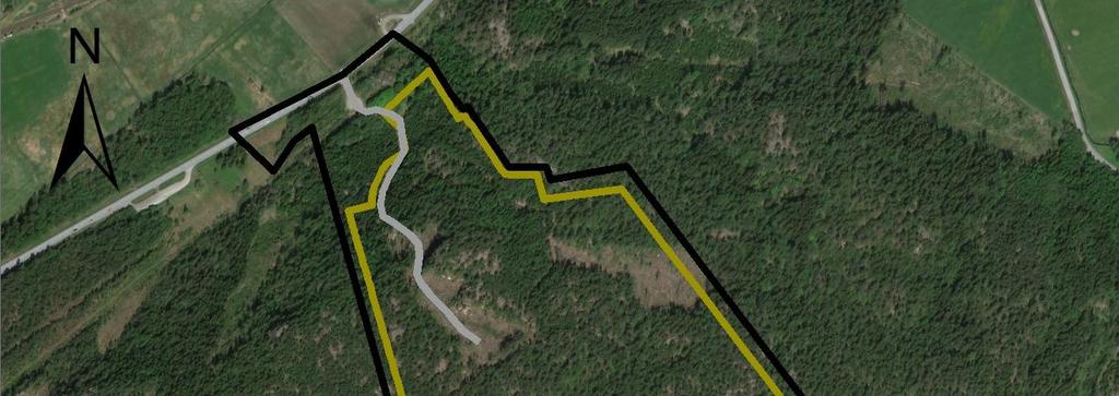 Figur 2. In- och utfartsväg planeras att anslutas till Bratterödsleden norr om täkten. 3.10 SPRÄNGMEDEL OCH SEVESO Brytning av berg sker genom sprängning.