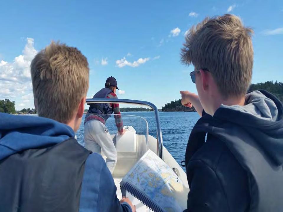 Besök under lägret Kom gärna förbi och vinka om ni stöter på oss i skärgården men vi