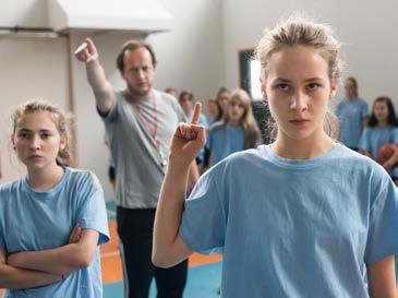 Åk 6 7 Fight Girl, 2018, Swedish Film Fight Girl Tid: 9 och 10 oktober Tema: Uppväxt, identitet, vänskap När 12-åriga Bodils föräldrar skiljer sig måste hon flytta och börja på en ny skola.