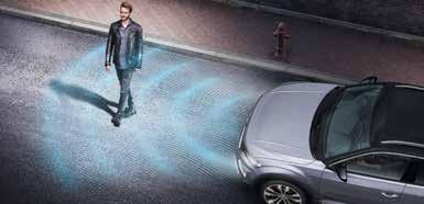 Dessutom spänns de främre bilbältena på bråkdelar av en sekund. S 06 Front Assist inklusive fotgängarigenkänning.