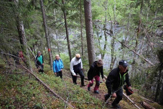 00. Ansv. H Persson. Träning på vallen. Träna och prova på friidrott, lekar mm. alla åldrar i en salig blandning.