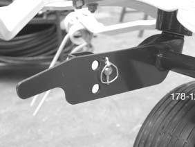 DRIFT täll in rotorlutningen Med hålen under rotorkupan kan rotorlutningen ställas in. Det finns tre positioner: flack, medel och brant.