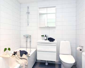 Prisklass på klinker 250 kr/m², plattstorlekar enligt standard- och tillvalsfolder från GBJ Bygg AB. I wc/d och bad utförs kakel med tätskikt under. Vid arbetsyta i kök (stänkskydd) kakel.