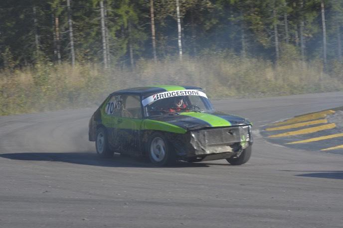 Klubbmästare Per Nilsson in action. FOTO: Anders Ekström De lyckade tävlingarna har gjort att sektionens ekonomi är mycket god. Detta är tur för i skrivande stund har vi ingen cafeteria på Tomtfallet.