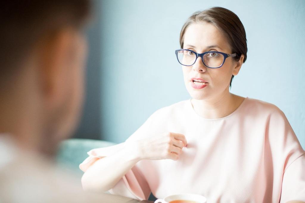 11. Biståndshandläggarens roll i palliativ vård i livets slutskede Arbetar utifrån Socialtjänstlagen (SoL) vars syfte är att ge personer en skälig levnadsnivå.