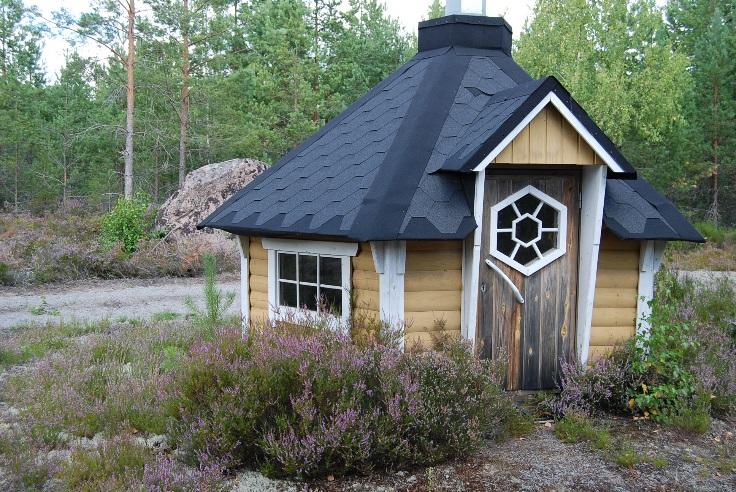 Virkesförrådet är ca 9 msk och domineras av tallskog med stort lövinslag. Beräknat tillväxt för är ca m³sk vilket summerar till 7 m³sk. Skogsinnehavet utgörs till stor del av väl anlagda ungskogar.