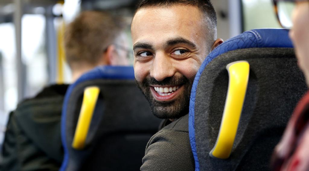 Koncernresultaträkning Not 2018 2017 Rörelsens intäkter m m Nettoomsättning 3 994 503 944 352 Övriga rörelseintäkter - 90 Summa intäkter m m 994 503 944 442 Rörelsens kostnader Trafikkostnader 4-798