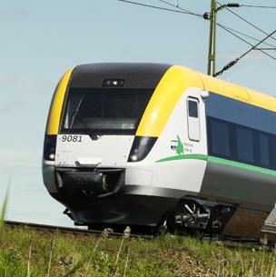 Värmlandstrafiks historia 365 Värmlandstrafik tar över ansvaret för lokal och regional linjetrafik på väg. Fyra anställda på huvudkontoret i Munkfors. 127 bussar i trafik.
