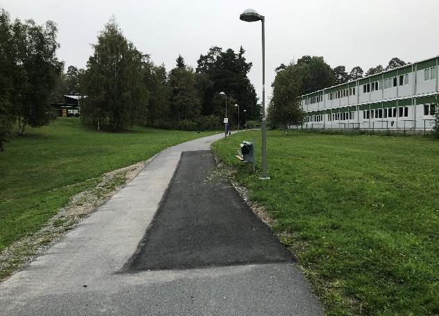 2018-12-12 s 8 (21) 3.1. Trafikmiljö Gång- och cykelbanorna längs de större vägarna, Skattegårdsvägen och Björnmossevägen är skilda från körbana med grönyta och/eller nivåskillnad.