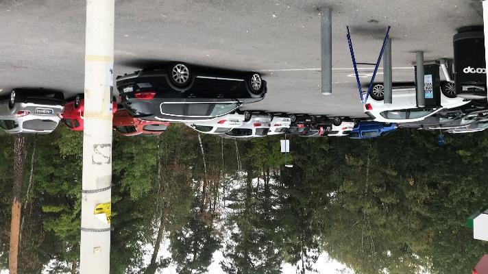 2018-12-12 s 9 (21) skolgården. Att en vakt ska närvara är positivt ur trafiksäkerhetssynpunkt men ännu bättre vore det om inga fordon behöver köra in på skolgården.