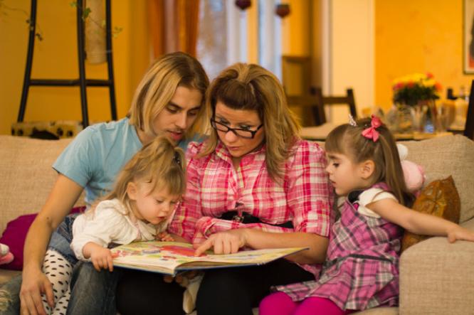 SOS-Barnbyar Finland Organisationen SOS-Barnbyar hjälper familjer genom att erbjuda tjänster som stöder familjer redan i ett tidigt skede, innan problemen tillspetsas.