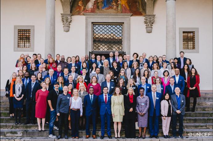 Eva Ahlströms stiftelse tar plats i UNICEF INTERNATIONAL COUNCIL Eva Ahlströms stiftelse har som första finländska stiftelse/organisation erbjudits plats i det nygrundade organet Unicef International