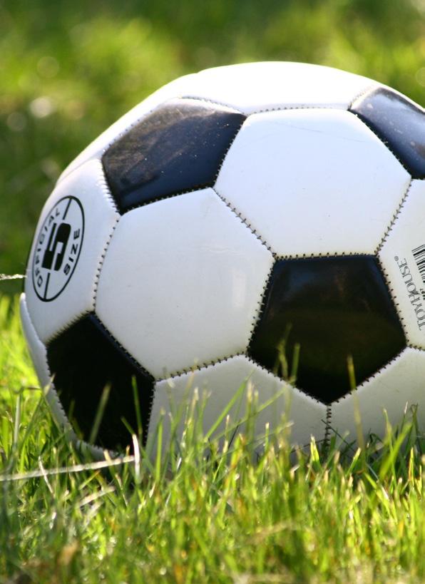 Fotboll IFALL anordnar fotboll för alla under höstlovet. 31 okt 14:00 16:00 FORUM Örkelljunga 2 nov 20:00 22:00 Lillhallen 4 nov 13:00 15:00 Lillhallen Ålder från 7 18 år.