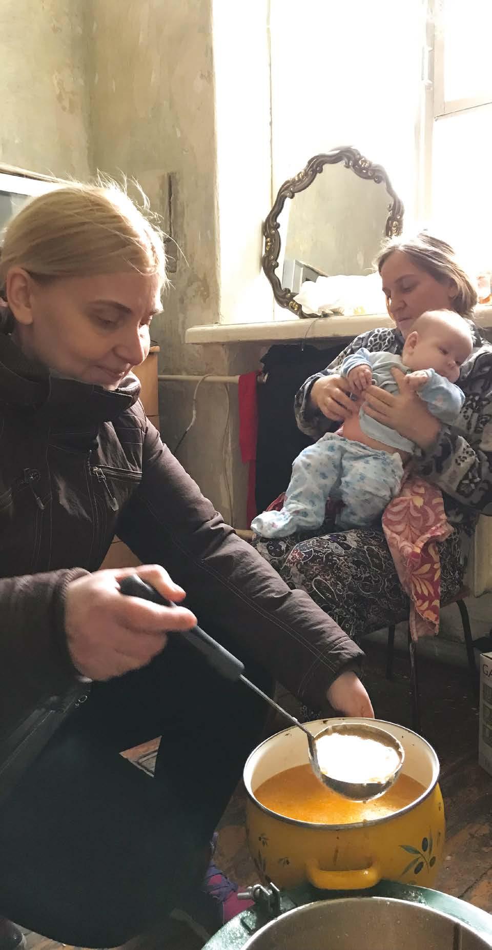 När ett nytt barn för första gången kommer till Jekaterinburgs barnhem, är hen förvånad över hur rent och vackert det är. Den andra saken barnen brukar förundras av är att man får gå i strumporna.